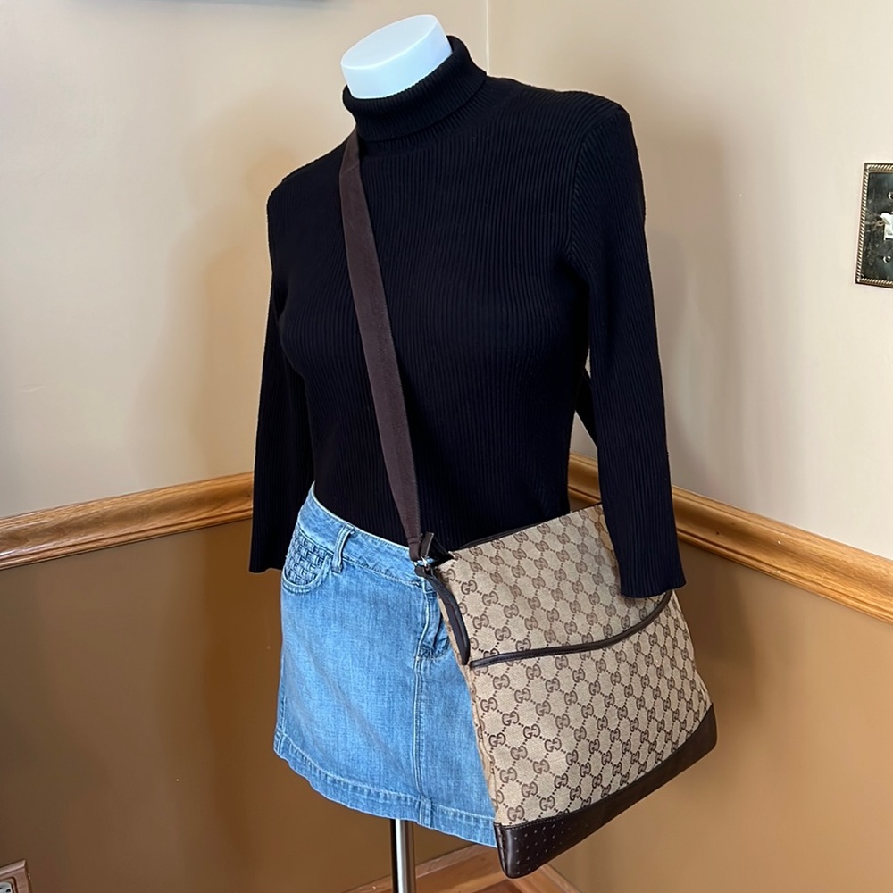 💯 % authentic Gucci crossbody bag